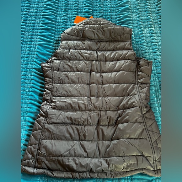 NWT Wasoto Heated Vest Black Quilted Vest Size Small - Picture 2 of 7